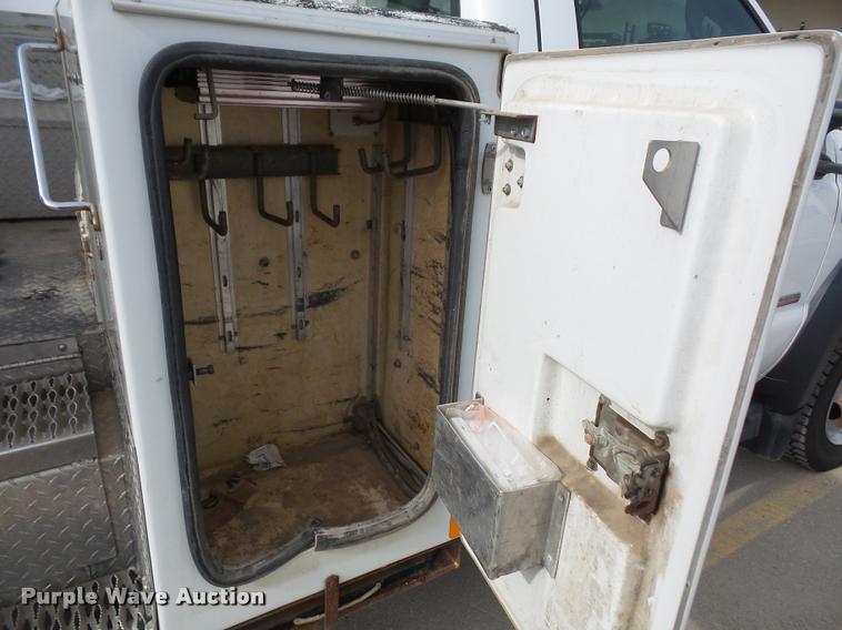 image for item DA3822 2007 Ford F550 bucket truck