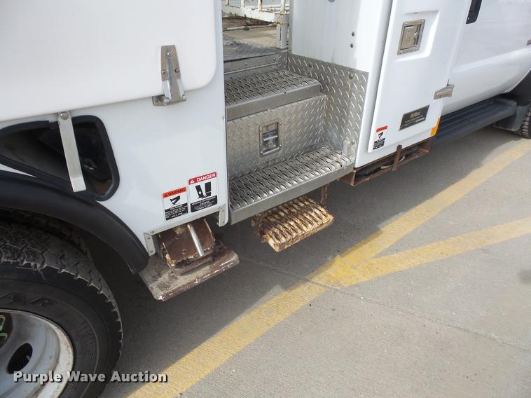 image for item DA3822 2007 Ford F550 bucket truck