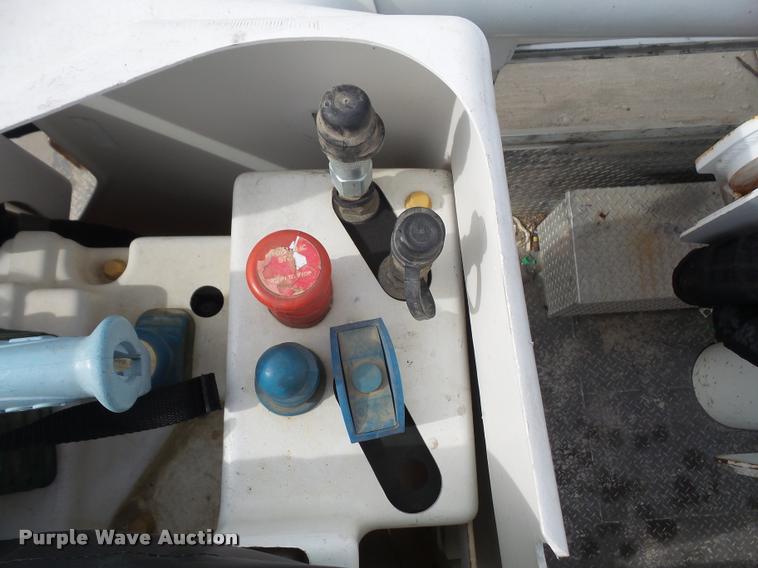 image for item DA3822 2007 Ford F550 bucket truck