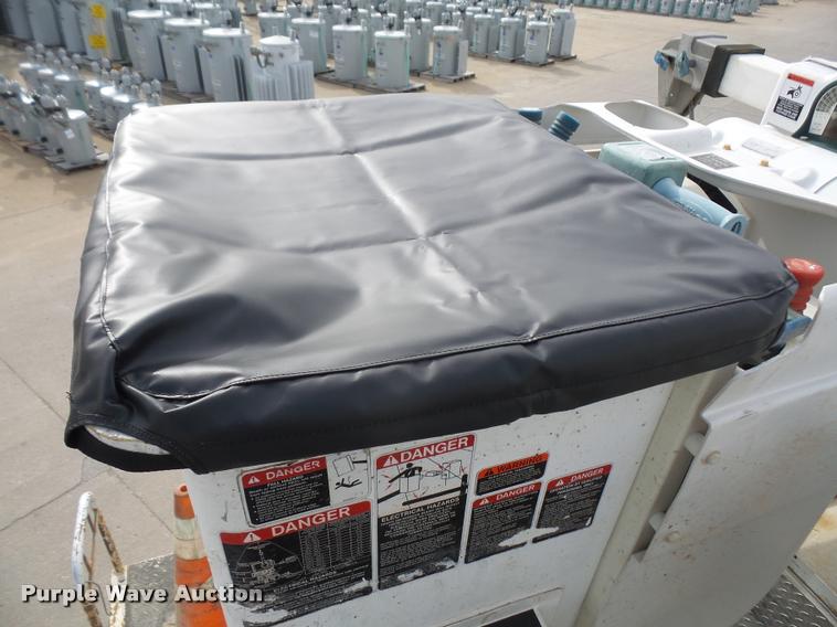 image for item DA3822 2007 Ford F550 bucket truck