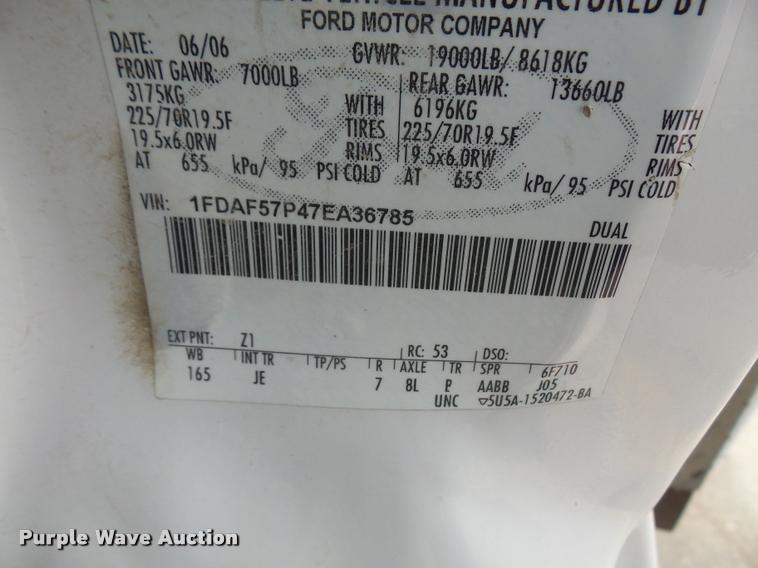 image for item DA3822 2007 Ford F550 bucket truck