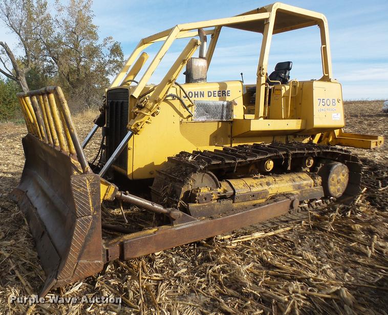 image for item DA3903 1988 John Deere 750B LT dozer