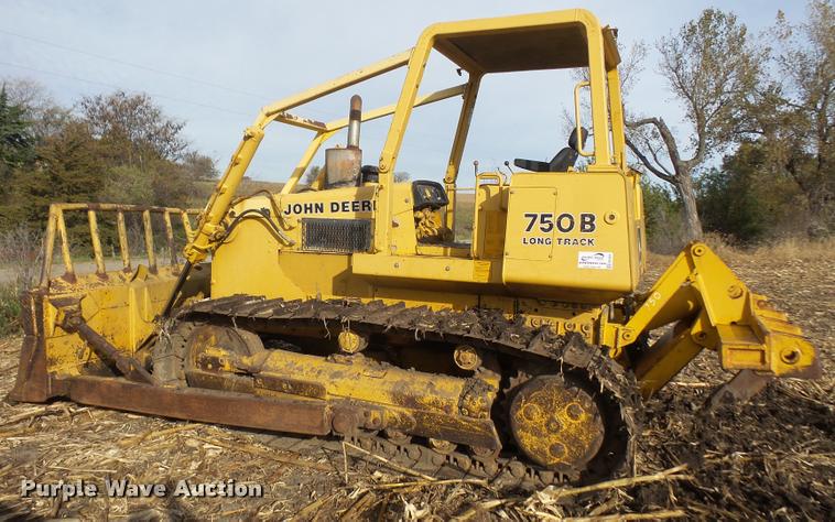 image for item DA3903 1988 John Deere 750B LT dozer