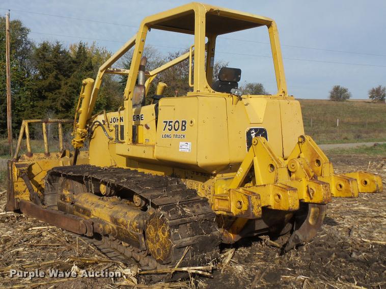 image for item DA3903 1988 John Deere 750B LT dozer