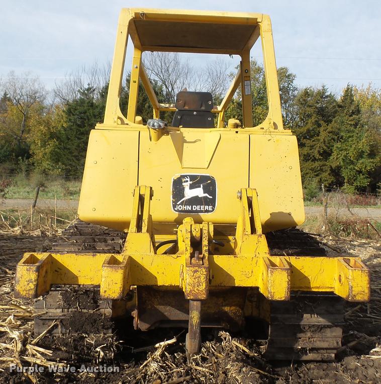 image for item DA3903 1988 John Deere 750B LT dozer