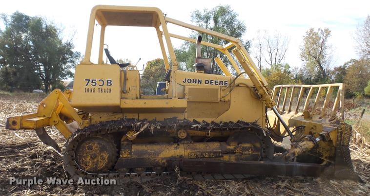 image for item DA3903 1988 John Deere 750B LT dozer