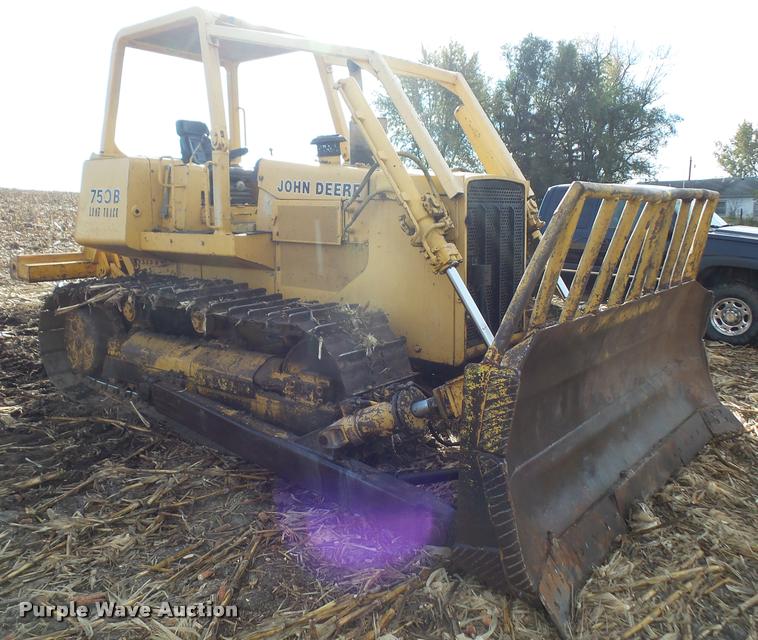 image for item DA3903 1988 John Deere 750B LT dozer