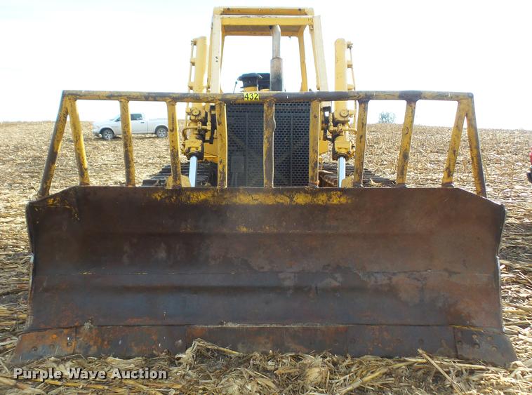 image for item DA3903 1988 John Deere 750B LT dozer