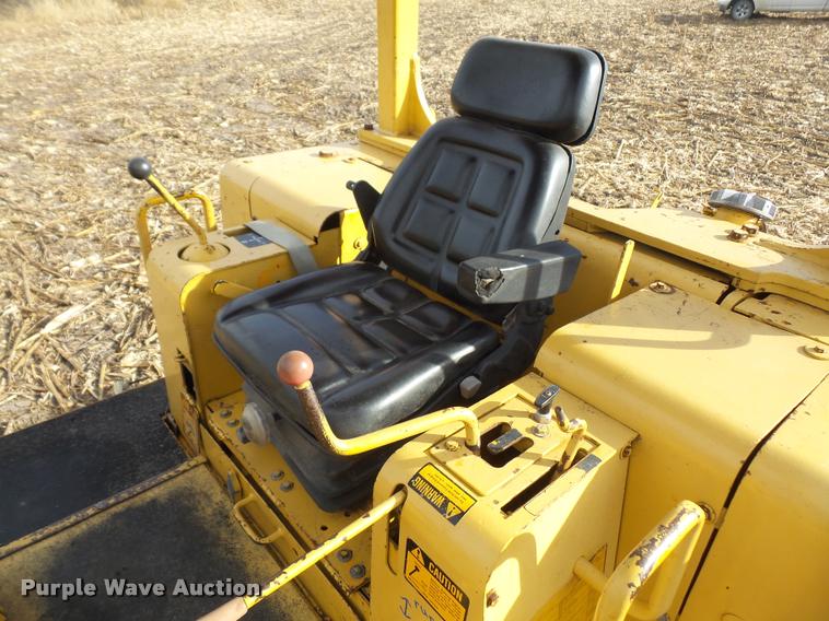 image for item DA3903 1988 John Deere 750B LT dozer