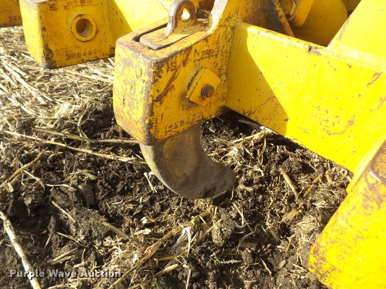 image for item DA3903 1988 John Deere 750B LT dozer