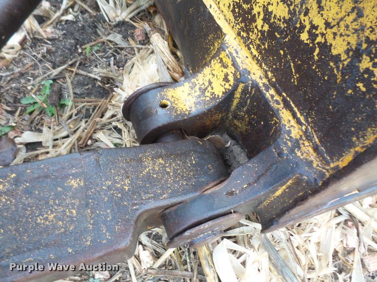 image for item DA3903 1988 John Deere 750B LT dozer