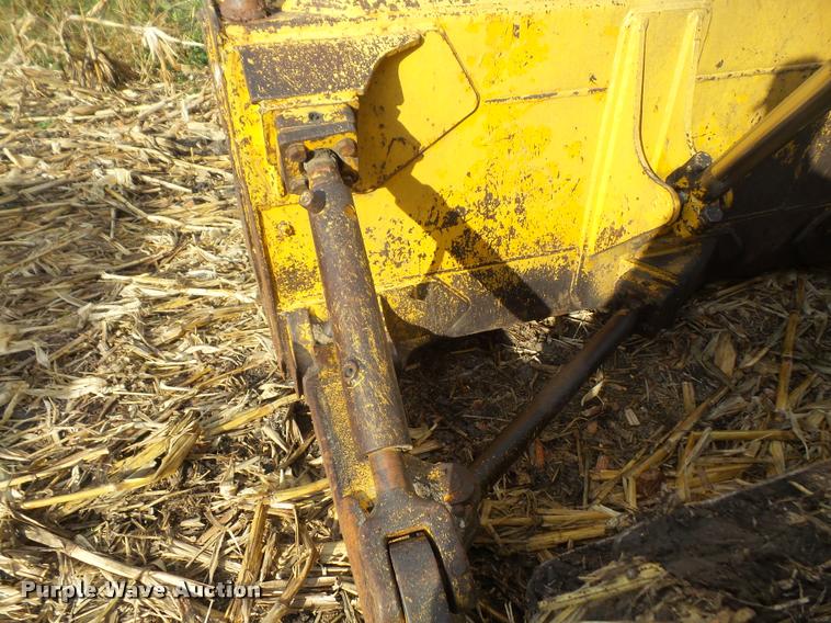 image for item DA3903 1988 John Deere 750B LT dozer