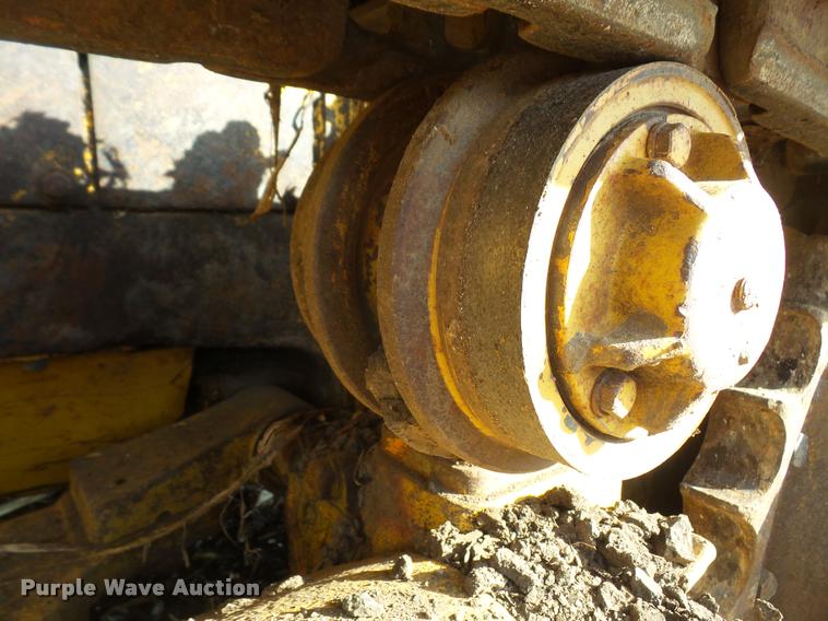 image for item DA3903 1988 John Deere 750B LT dozer