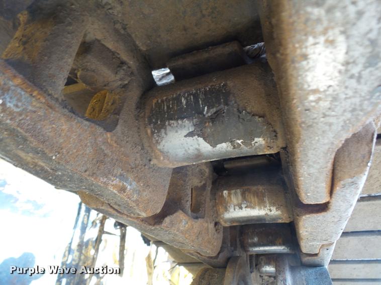 image for item DA3903 1988 John Deere 750B LT dozer