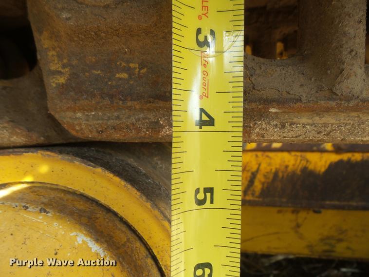 image for item DA3903 1988 John Deere 750B LT dozer