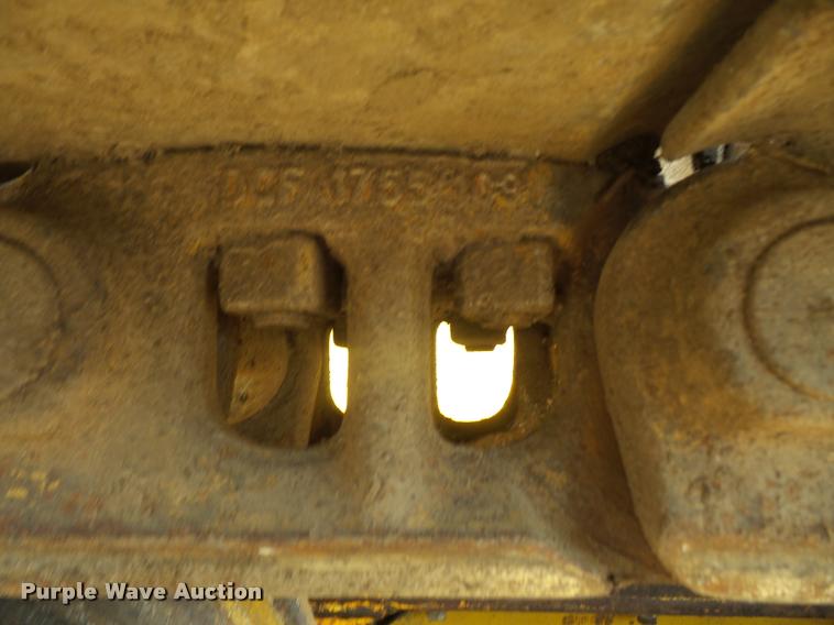 image for item DA3903 1988 John Deere 750B LT dozer