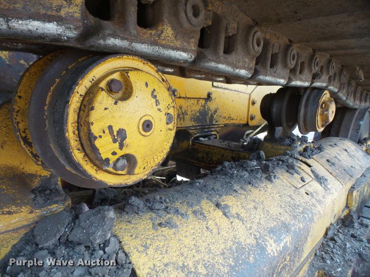 image for item DA3903 1988 John Deere 750B LT dozer