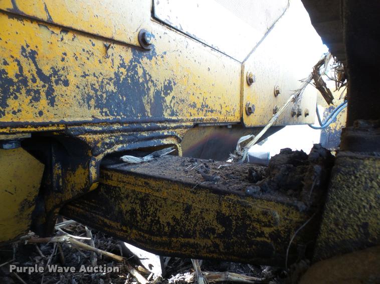 image for item DA3903 1988 John Deere 750B LT dozer