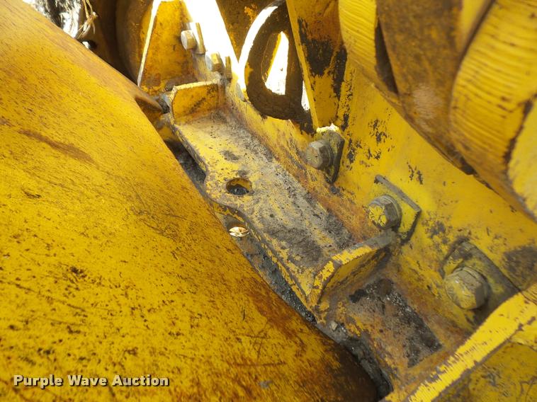 image for item DA3903 1988 John Deere 750B LT dozer
