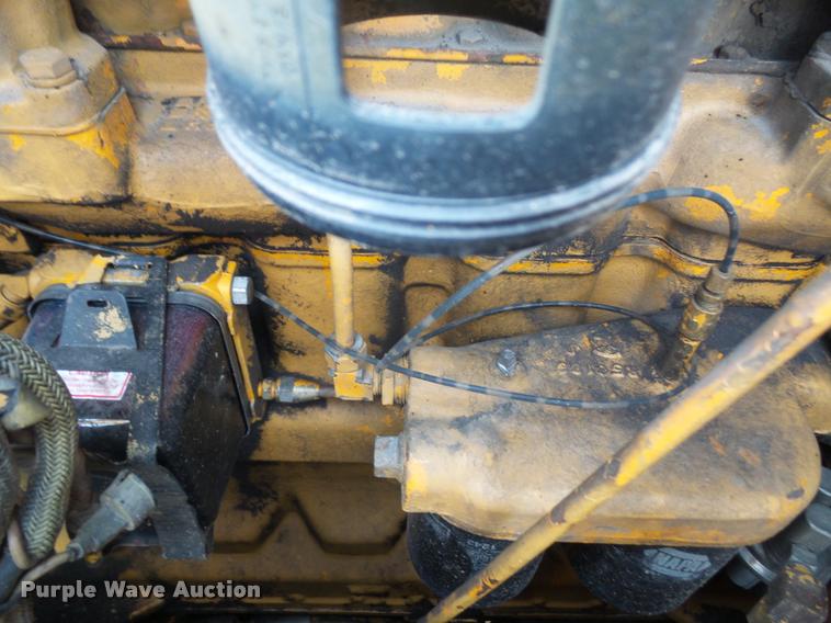 image for item DA3903 1988 John Deere 750B LT dozer