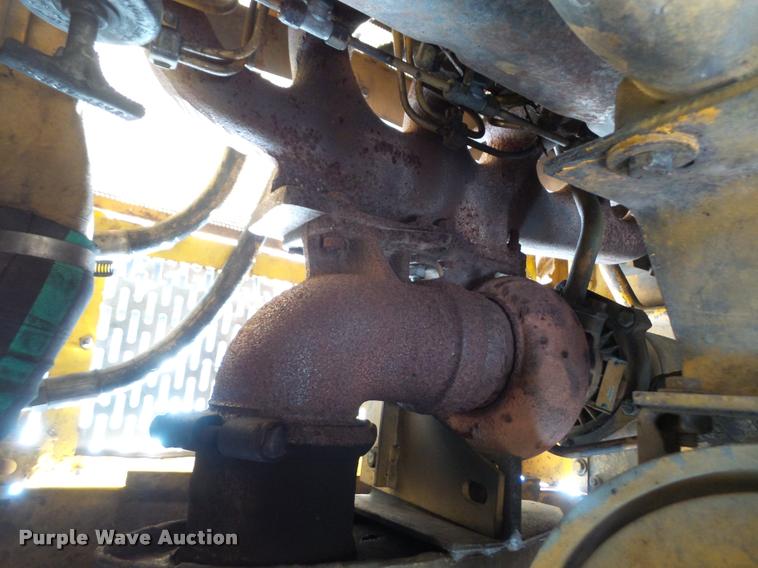 image for item DA3903 1988 John Deere 750B LT dozer