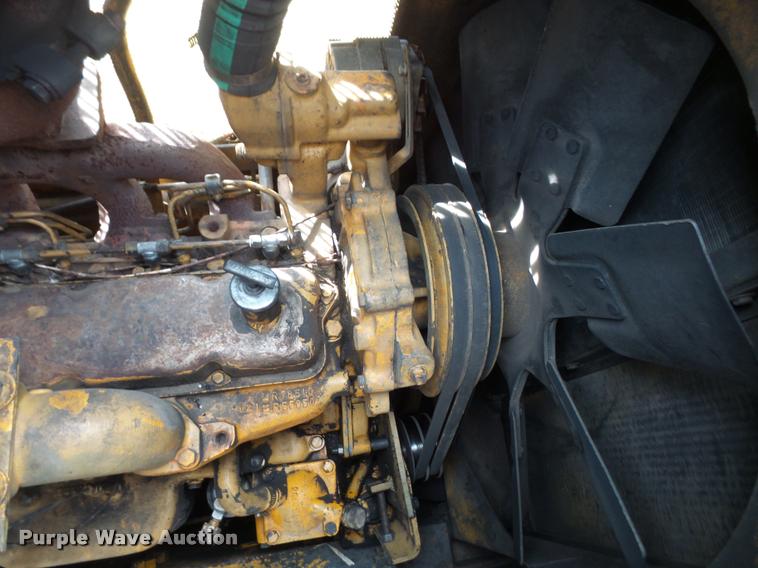 image for item DA3903 1988 John Deere 750B LT dozer