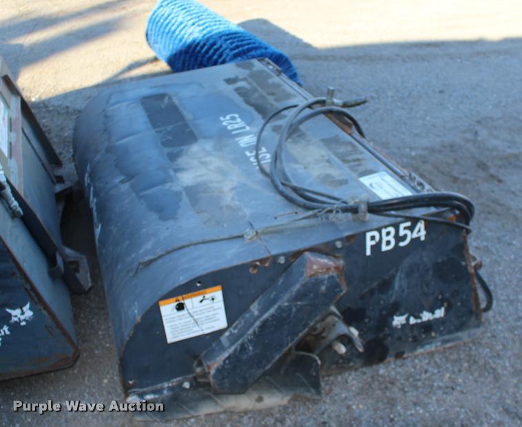 image for item DA4274 2007 Bobcat Sweeper broom