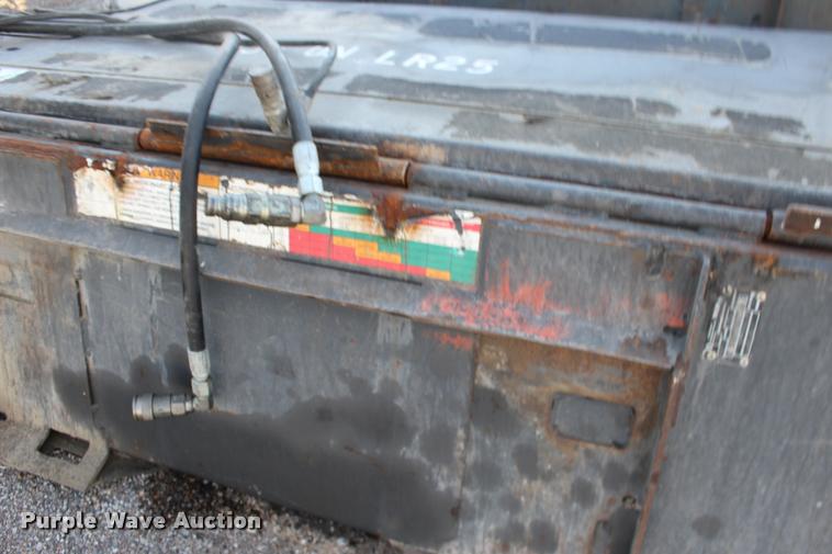 image for item DA4274 2007 Bobcat Sweeper broom