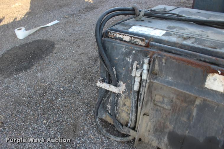 image for item DA4274 2007 Bobcat Sweeper broom