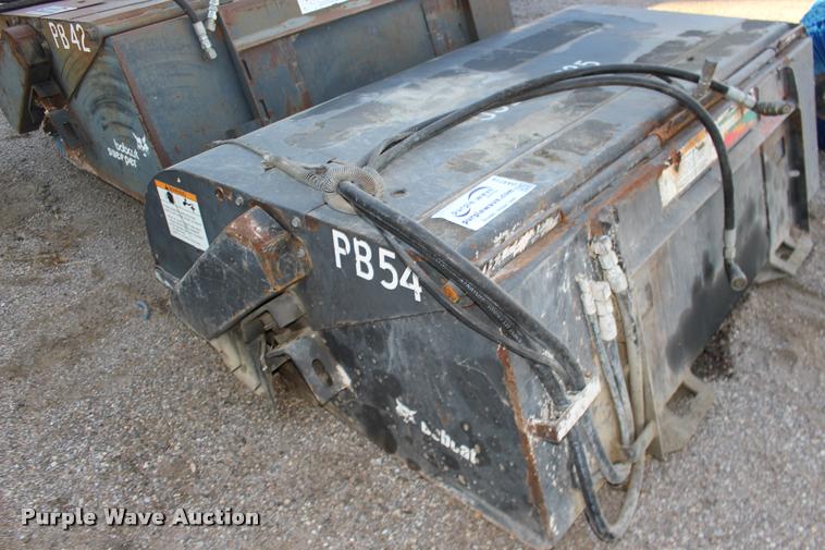 image for item DA4274 2007 Bobcat Sweeper broom