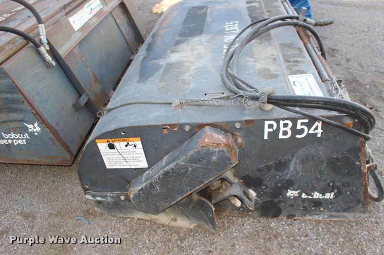 image for item DA4274 2007 Bobcat Sweeper broom