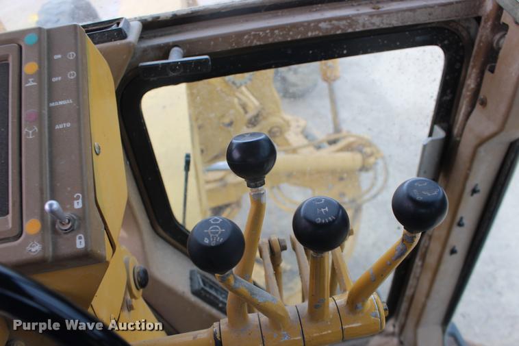 image for item DA4290 1988 Caterpillar 120G motor grader