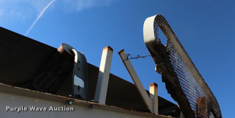 image for item DA4354 Aggregate surge box and conveyor