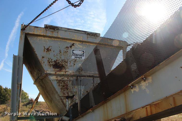 image for item DA4354 Aggregate surge box and conveyor