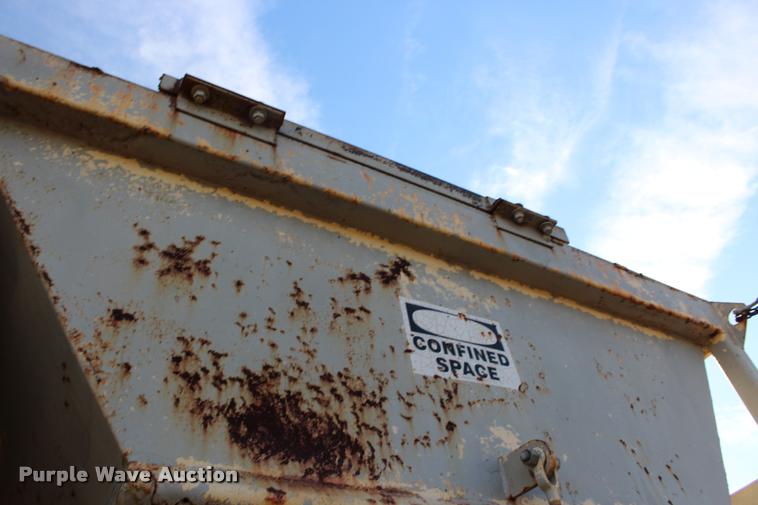 image for item DA4354 Aggregate surge box and conveyor