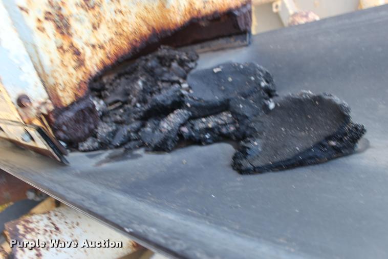 image for item DA4354 Aggregate surge box and conveyor