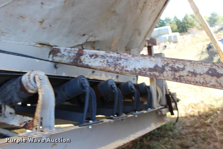 image for item DA4354 Aggregate surge box and conveyor