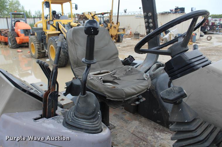 image for item DA4922 2005 Case 570M XT landscape tractor