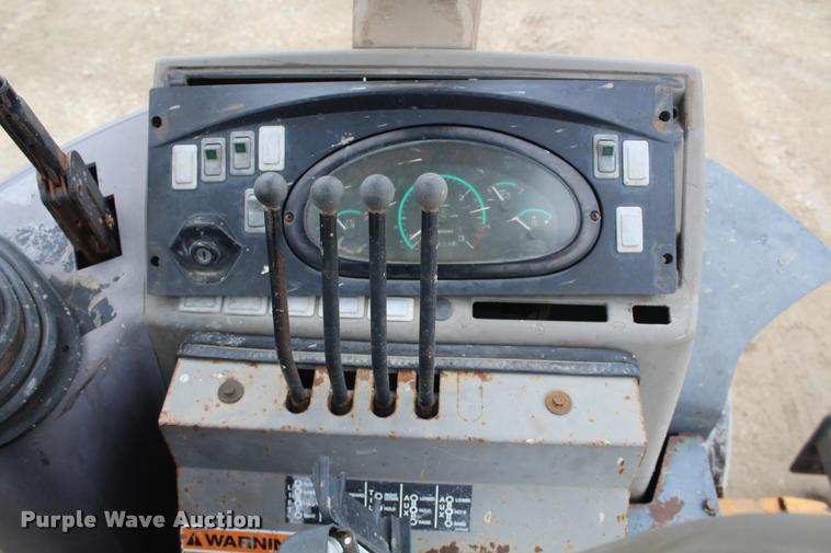 image for item DA4922 2005 Case 570M XT landscape tractor