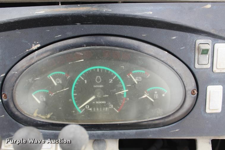 image for item DA4922 2005 Case 570M XT landscape tractor