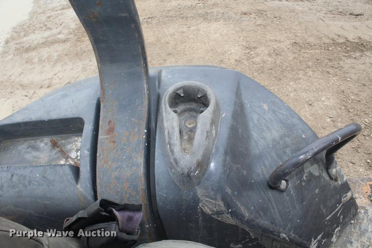 image for item DA4922 2005 Case 570M XT landscape tractor