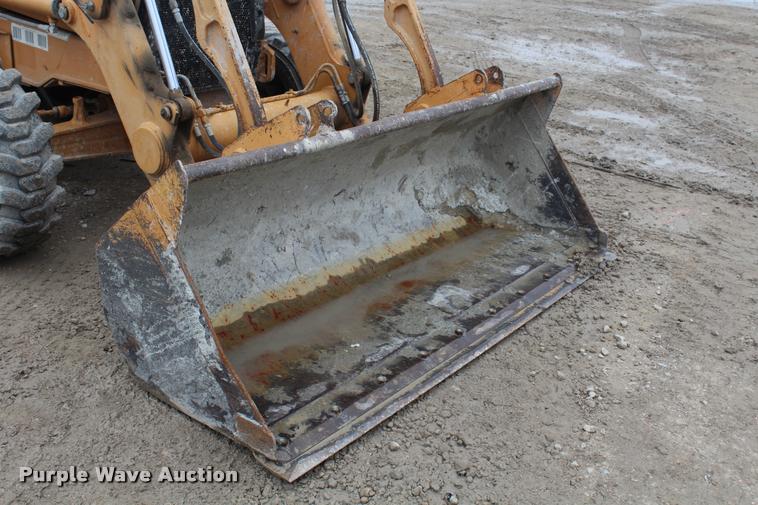 image for item DA4922 2005 Case 570M XT landscape tractor