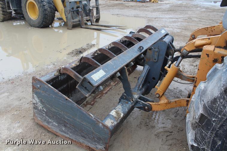 image for item DA4922 2005 Case 570M XT landscape tractor