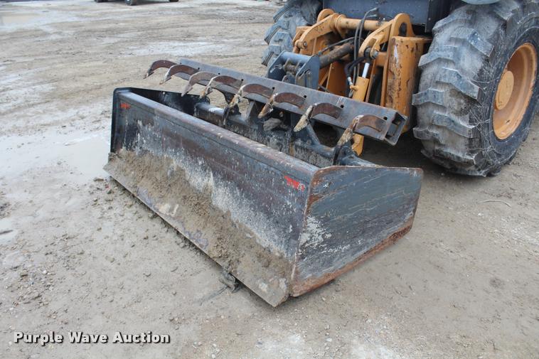 image for item DA4922 2005 Case 570M XT landscape tractor