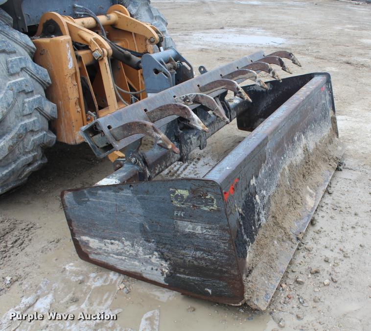 image for item DA4922 2005 Case 570M XT landscape tractor