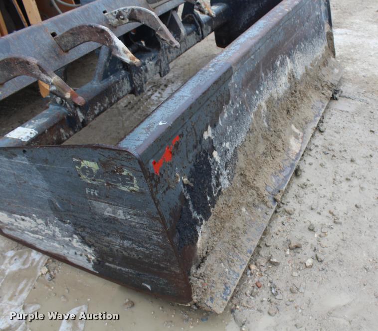 image for item DA4922 2005 Case 570M XT landscape tractor