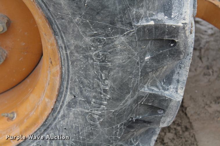 image for item DA4922 2005 Case 570M XT landscape tractor