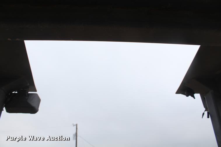 image for item DA4923 1996 Case 570L XT landscape tractor