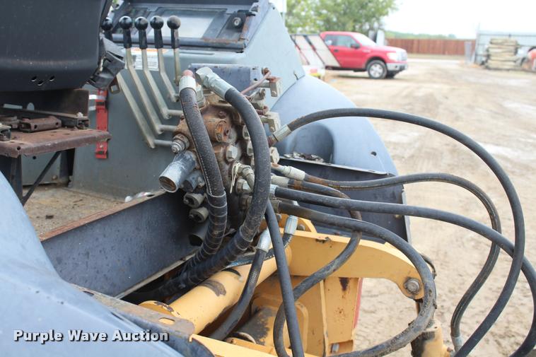 image for item DA4923 1996 Case 570L XT landscape tractor