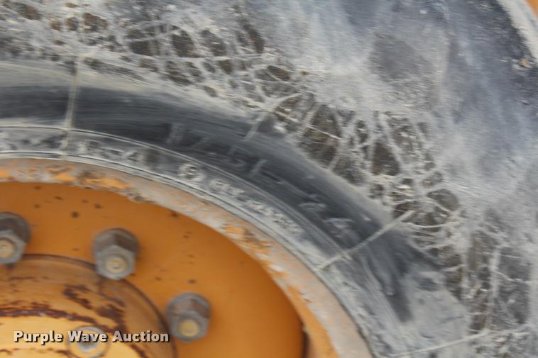 image for item DA4923 1996 Case 570L XT landscape tractor